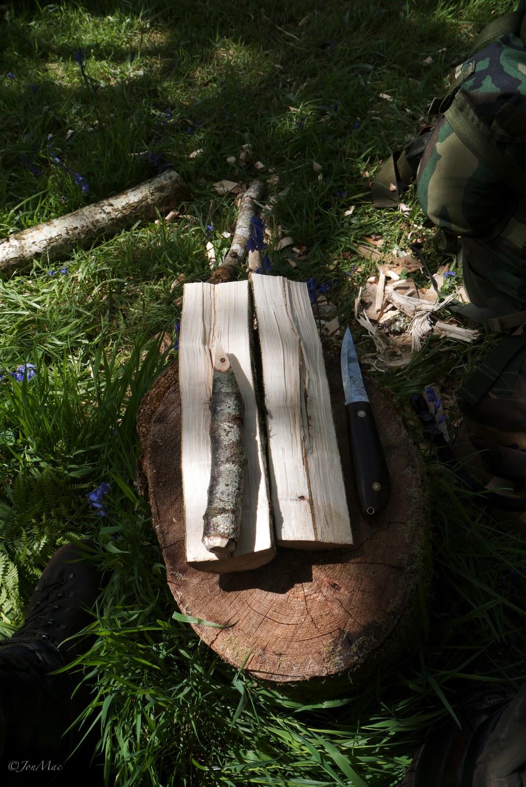 cleaved wood+glut+machris bushcraft knife