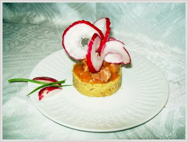 Piure de mazare cu sos si carne de curcan