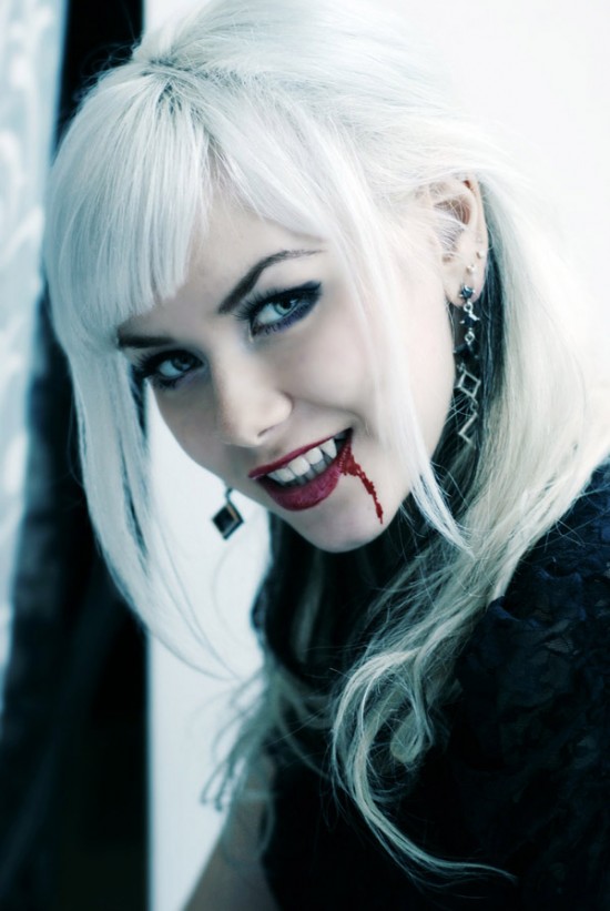 Goth Blog Beautiful vAmpires play Pretty Anime Girl Vampire (24 min ...
