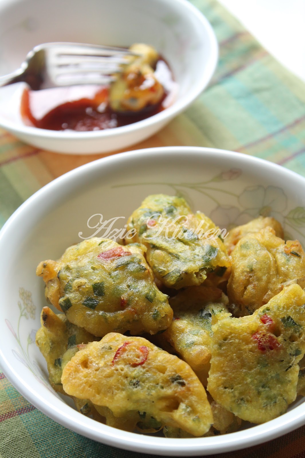 Jom Pekena Cucur Ikan Bilis - Azie Kitchen