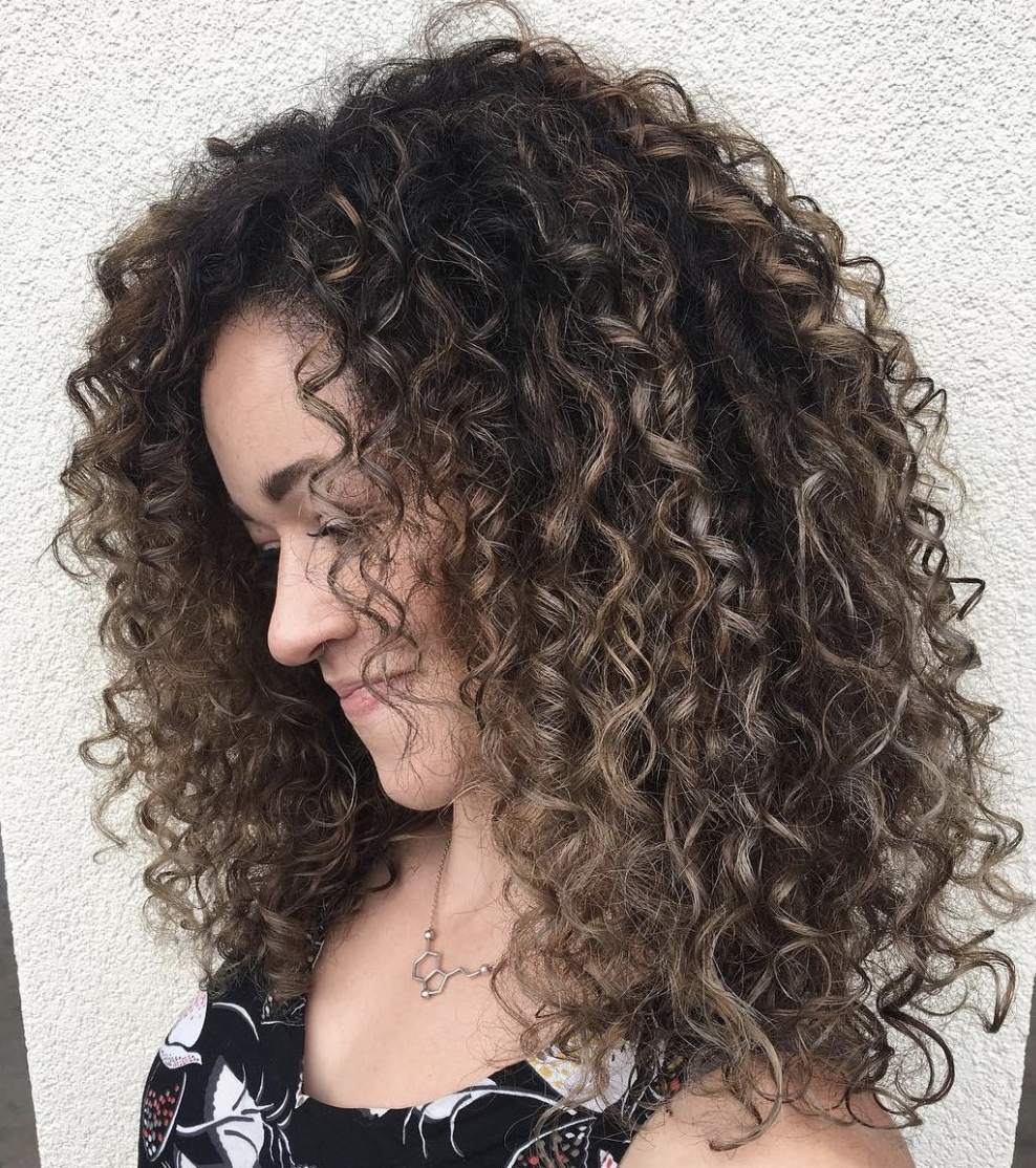 natural curly hairstyles 2023