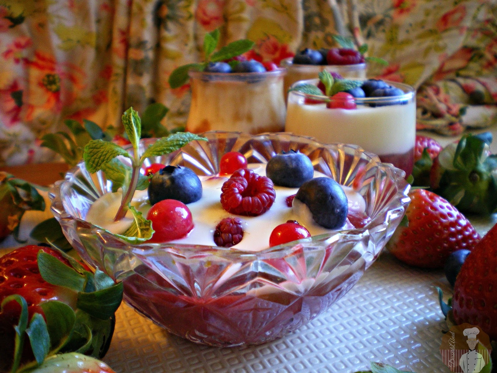 DessertsAbad: Rote Grütze mit Vanillesoße {Crema de frutos rojos con ...