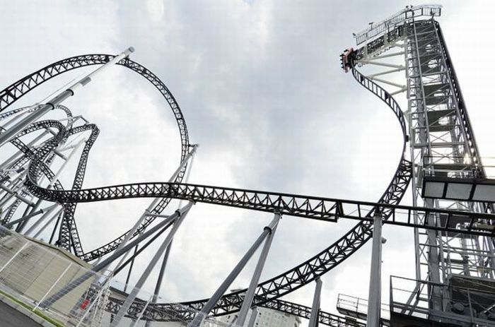 Takabisha, the World's Steepest Roller Coaster in Japan | International ...