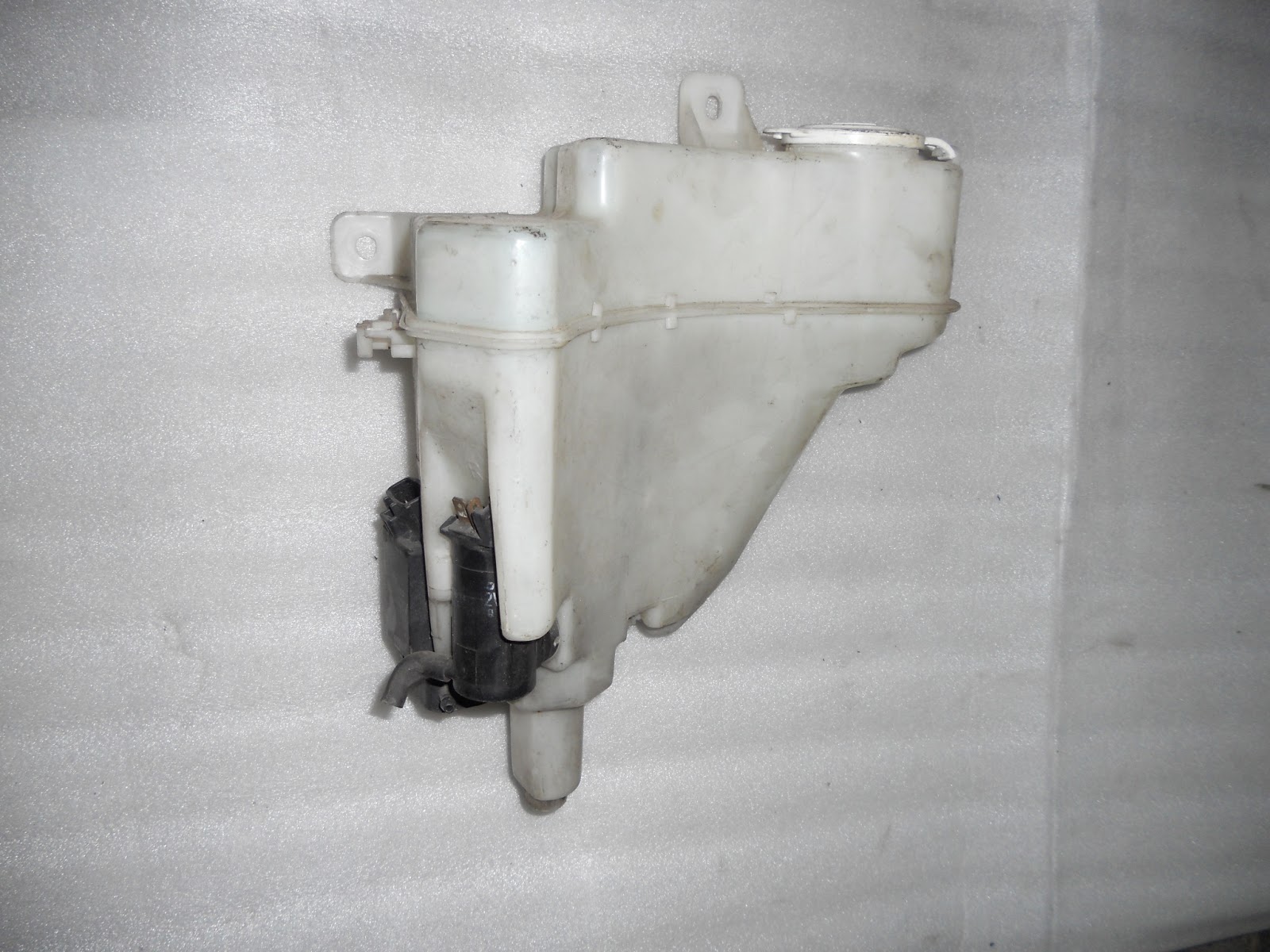 Menjual Dan Memasang Aksesori Kereta Baru Dan Terpakai: Wiper Tank Evo3