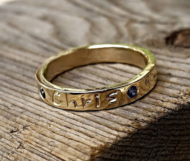 Gold mothers birthstone ring