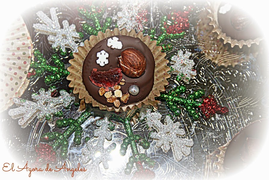 Bocaditos de chocolate, frutos secos,navidad
