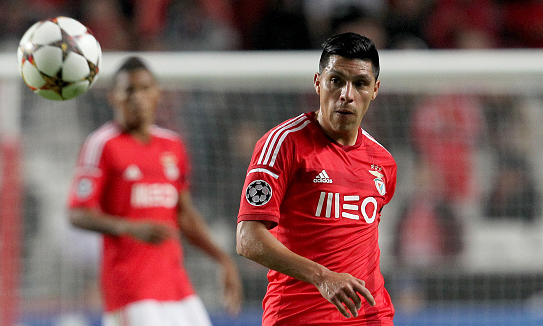 Manchester United set to beat Valencia for Enzo Perez