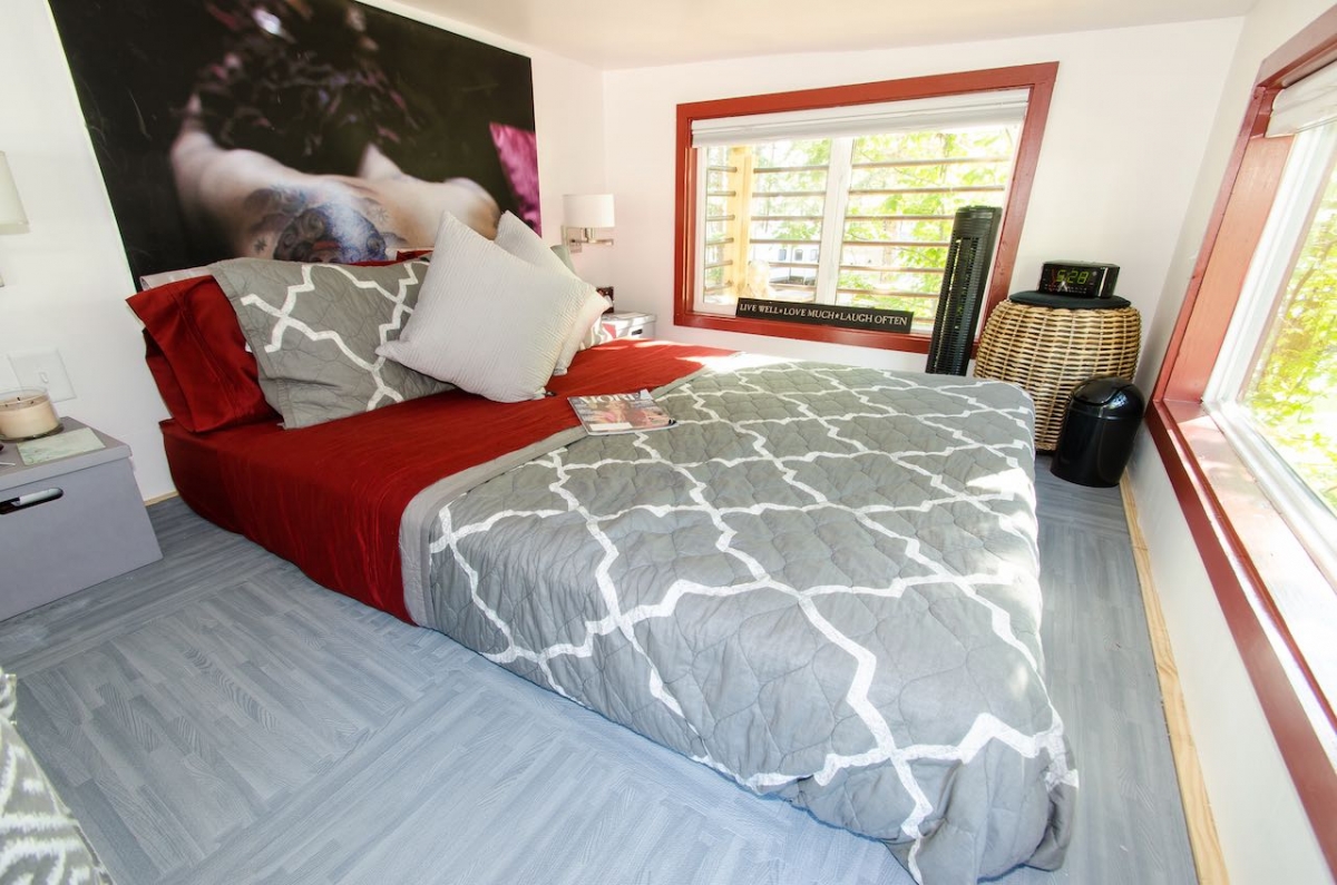 Ms. Gypsy Soul's Tiny House [ TINY HOUSE TOWN ]