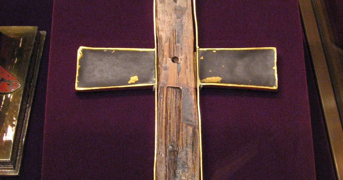 Холм голгофа иерусалим. Часть креста господня в иерусалиме. Голгофа в иерусалиме. Где находится крест иисуса. Крест на котором был распят христос.