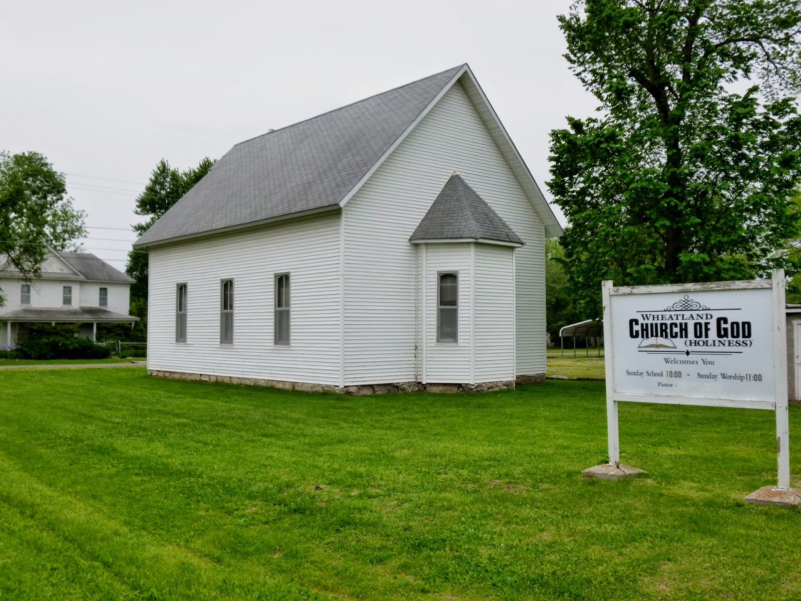 seniors walking across america POST 1320; MAY 14, 2014; HERMITAGE
