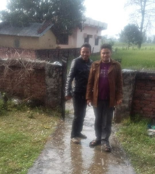 असिना पानी सँग सँगइ रमाउदै गर्दा