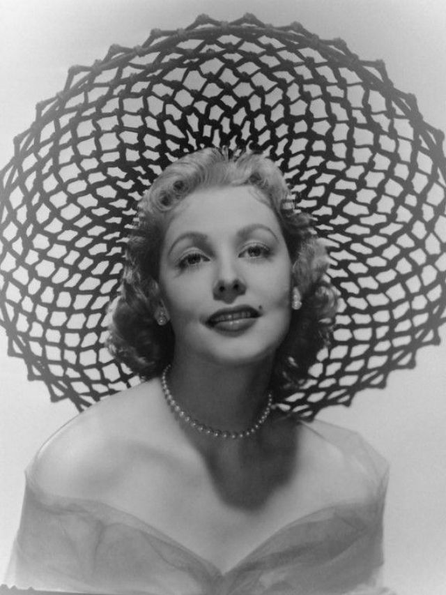 40 superbes photos noir et blanc d'Arlene Dahl de la fin des années 1940 aux années 1950