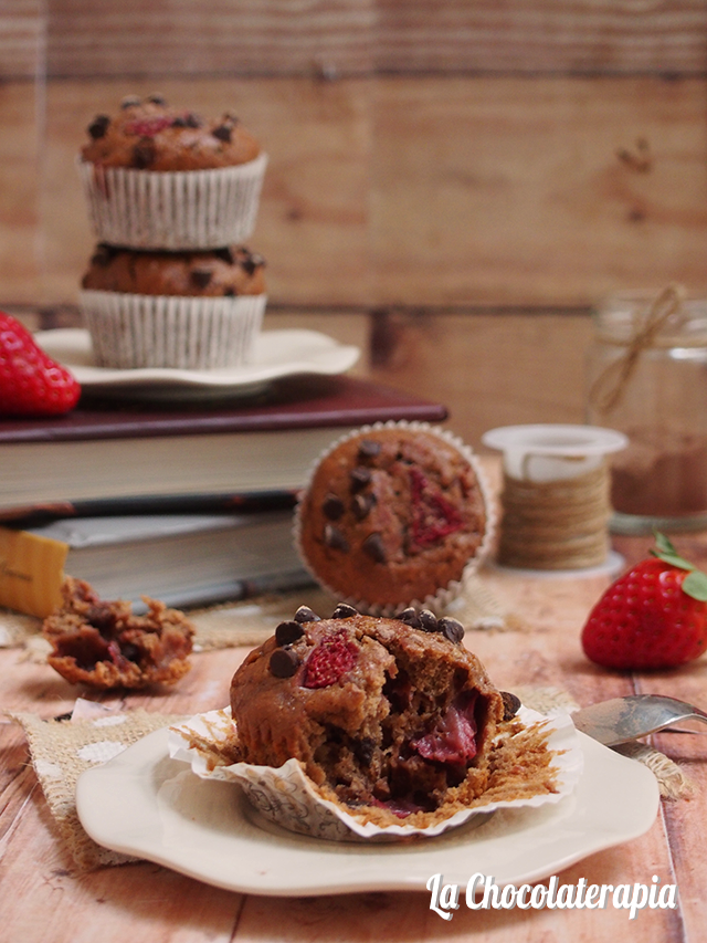 MUFFINS de Chocolate & Fresas SALUDABLES — La chocolaterapia