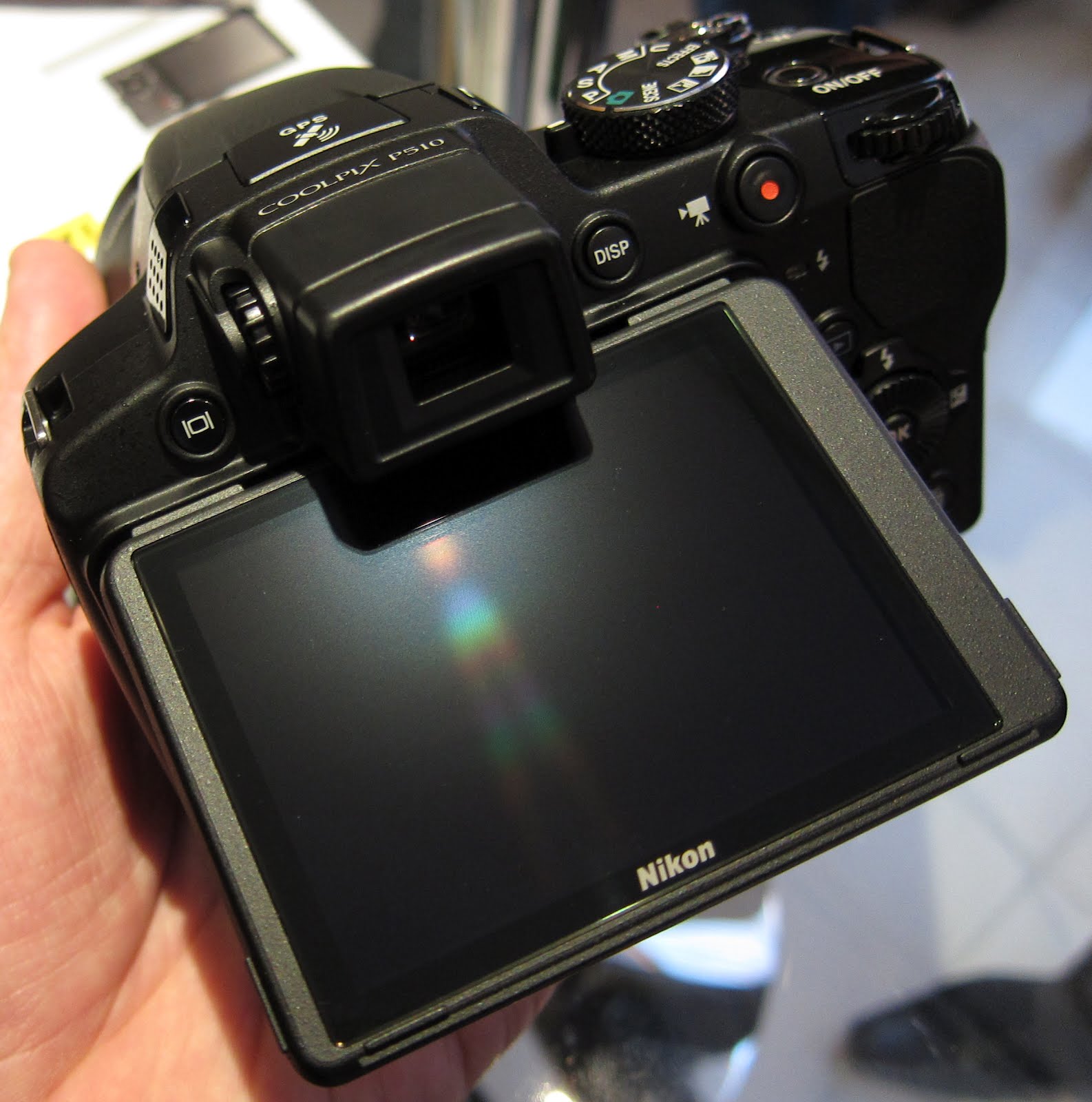 Nikon Coolpix P510, Camera Dengan 42X Optical Zoom - Phone Seluler