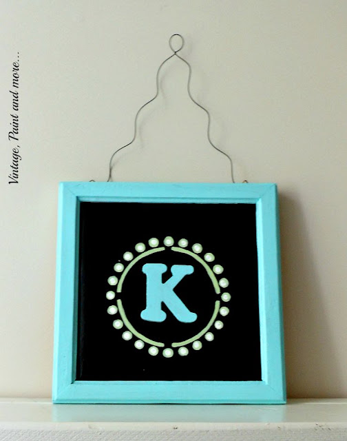 Vintage, Paint and more... DiY Dorm Decor - DIY wall art from a recycled frame and stenciling