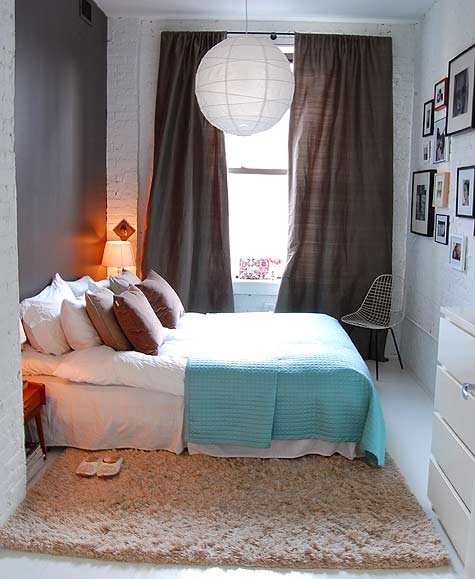 DECORATING A SMALL BEDROOM - HOW TO DECORATE A REALLY SMALL ...