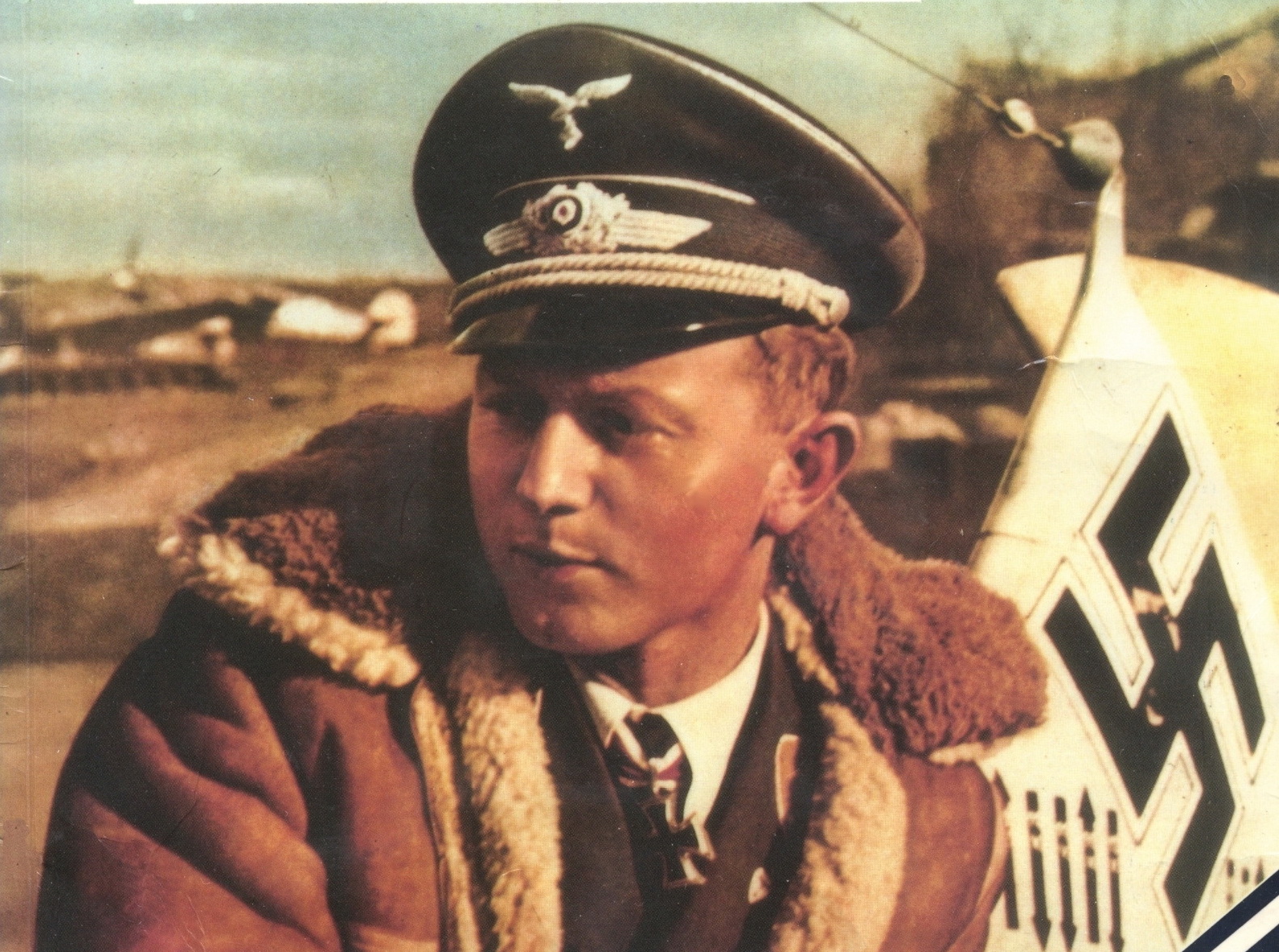 Немецкие песни люфтваффе. Немецкие песни люфтваффе. Надпись на самолете военном за победу. Люфтваффе оберлейтенант. Немецкие песни люфтваффе.