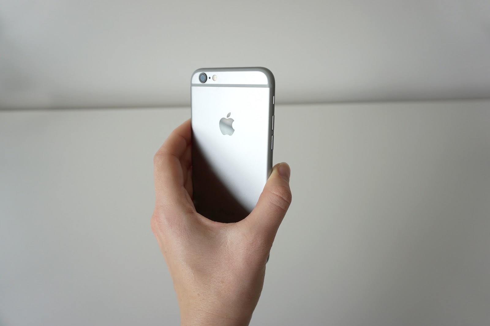 Why you shouldn't be scared of switching to iPhone? iphone, android vs ios, switch to iphone, iphone 6s, iphone 5s, is it worth to buy iphone, opinion about iphone, lifestyle blog