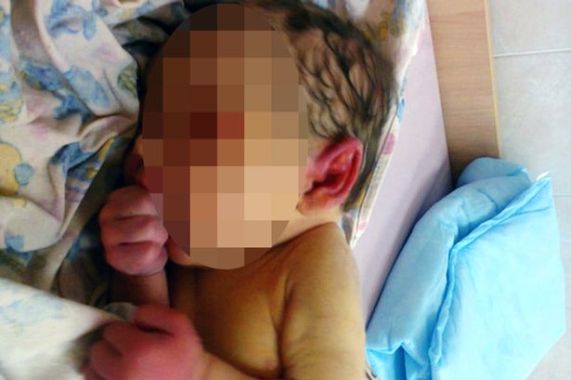 baby girl eaten ants russia