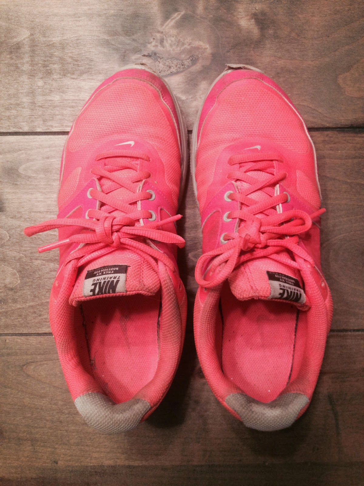 nike men's active shoes