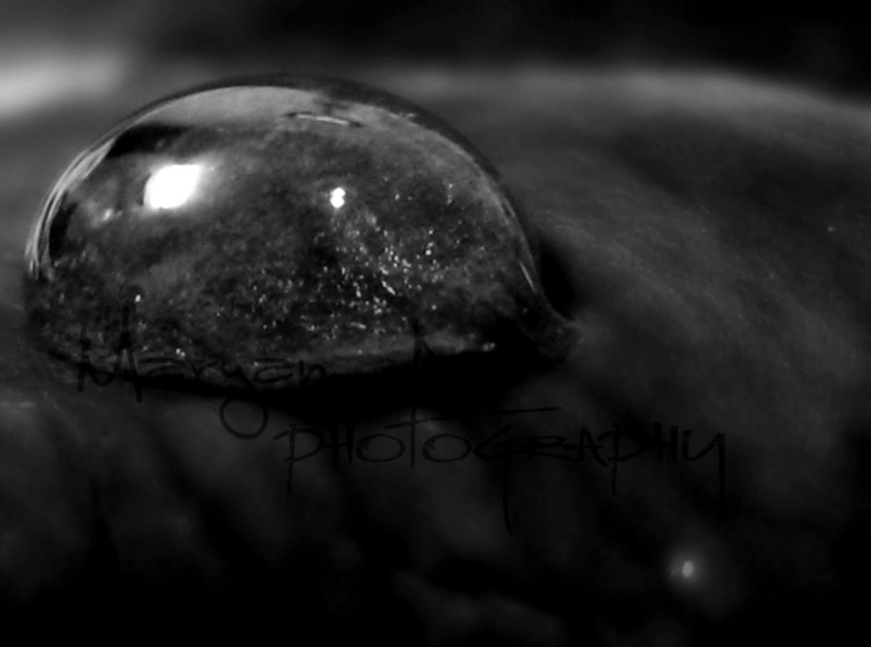 Black and White Waterdrop by maryam a on DeviantArt