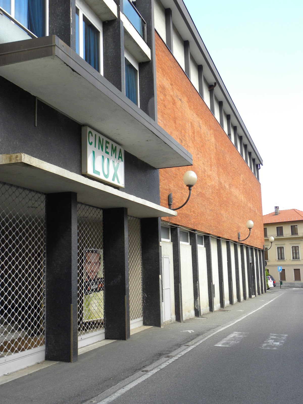 Cinema Multisala Lux Via Massaciuccoli Roma Rm