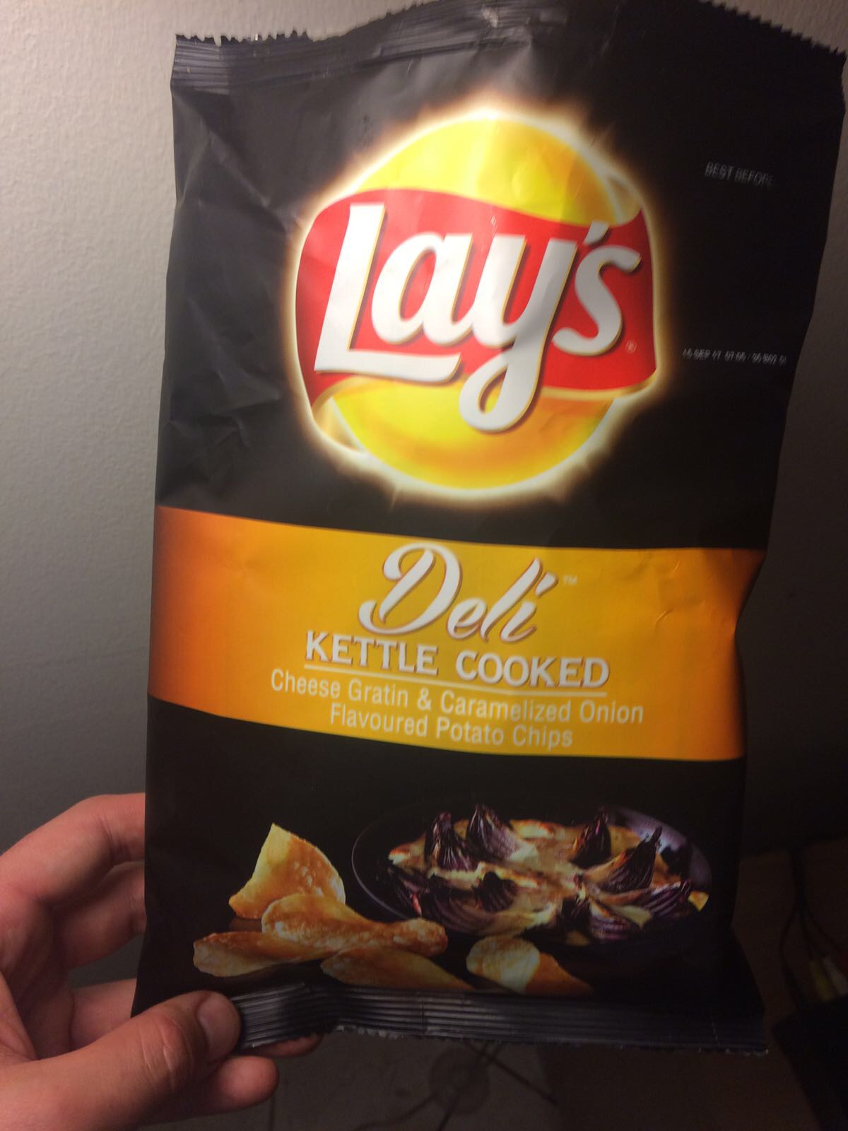 A Blog About Crisps Packet 98 Lay's Cheese Gratin & Caramelized Onion