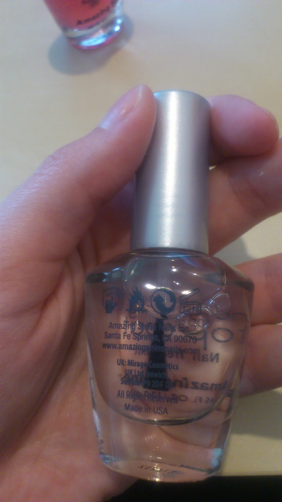 Lucciola [Produkttest] Amazing Shine Nail Treatment nonyellowing top coat