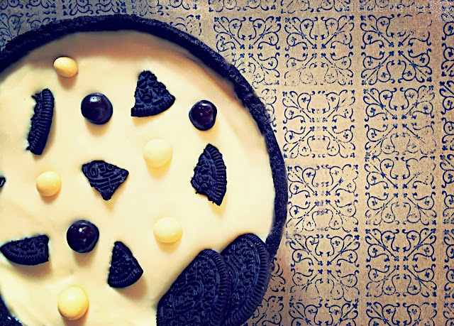 Tarta de chocolate blanco y mascarpone con base de Oreo