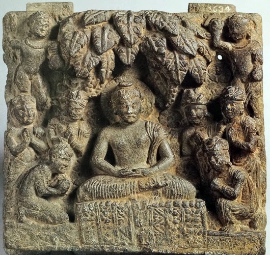 A biography of Buddha” Brahma and Indra entreat Buddha to preach”, Gandhara in Pakistan, about the 1st century　＞