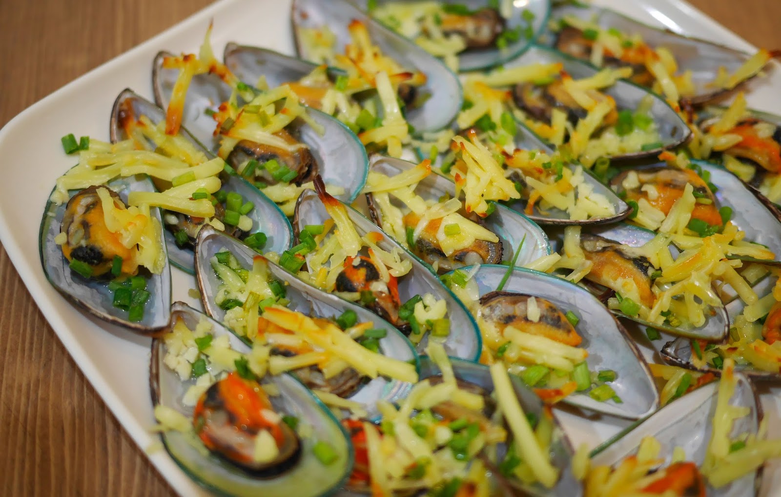 Kitchen Tales Toaster Oven Mussels Violet Manila