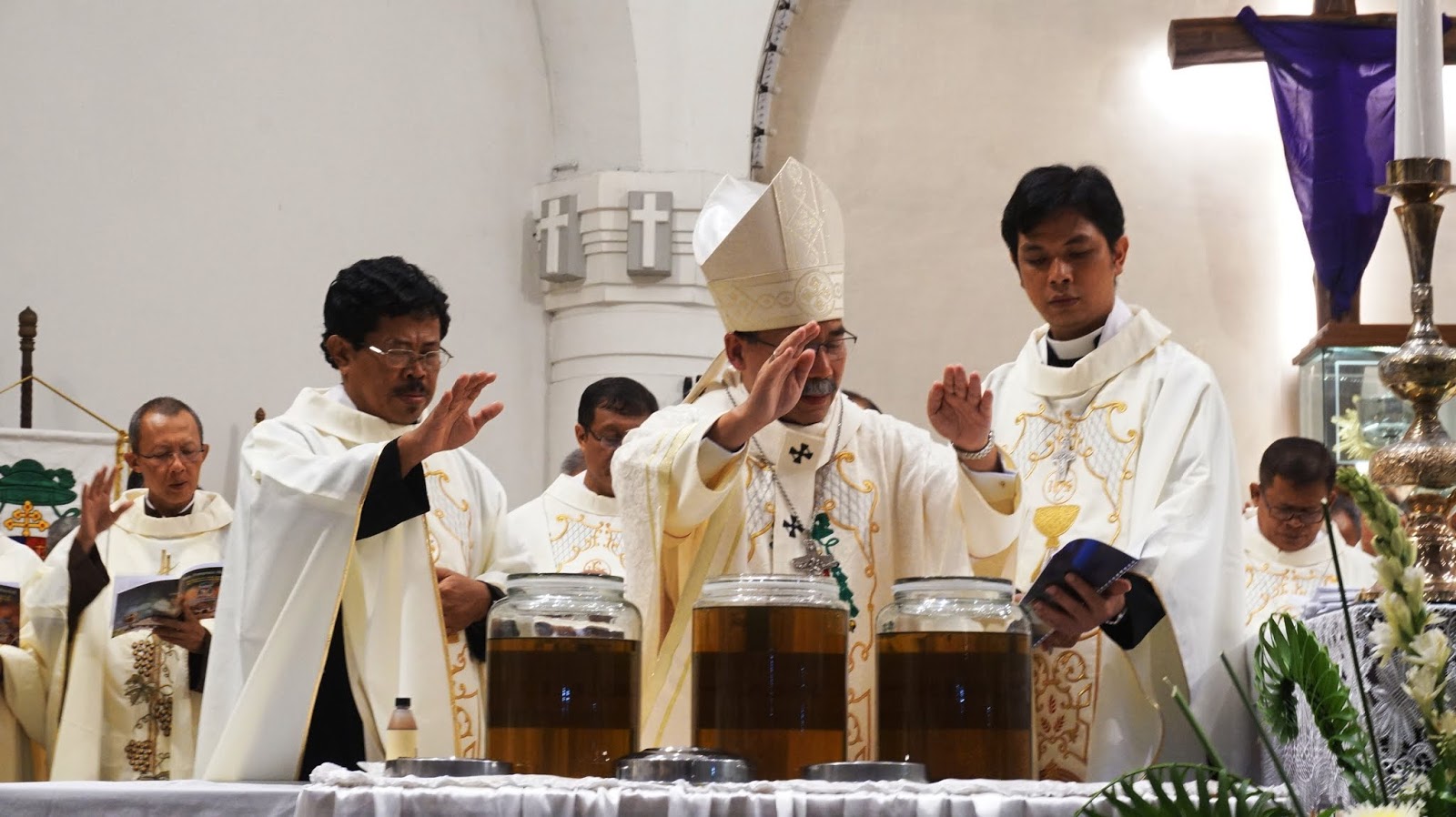 Sebanyak 418 Imam Perbarui Janji Imamat - Salam Damai