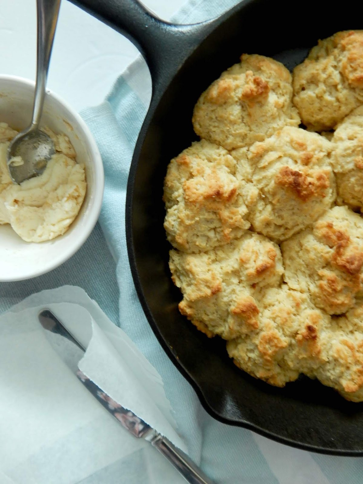 Flaky Butter Biscuits in Cast Iron Skillet - Easy Homemade Biscuits