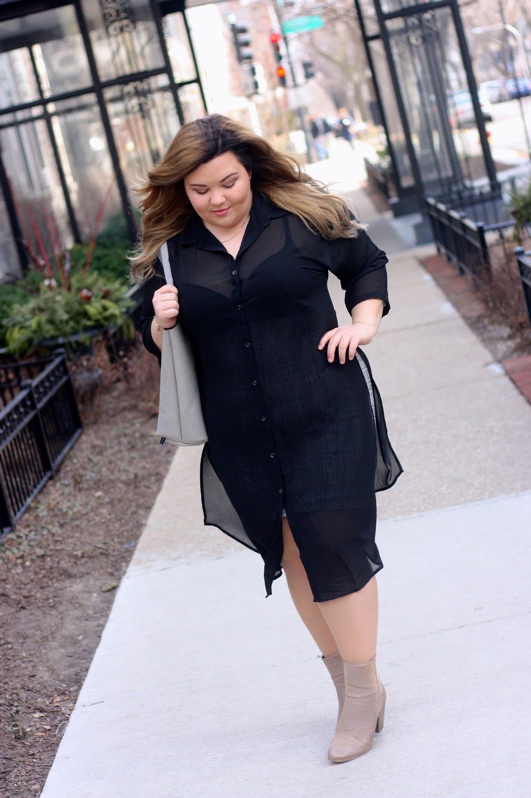 slit dress, see through plus size dress, how to wear midi skirts curvy, button up long sleeve dress, street level tote, taupe ankle boots, taupe booties, blonde hair dark roots, plus size fashion blogger, natalie craig, natalie in the city, chicago, plus size street style