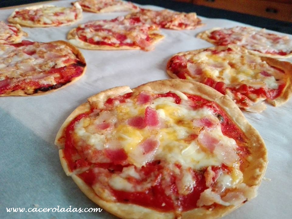 Mini pizzas rápidas con obleas de empanadillas