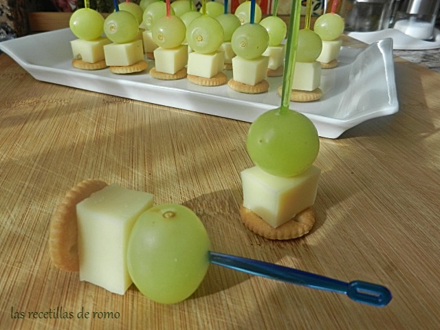 Aperitivo de uvas y queso
