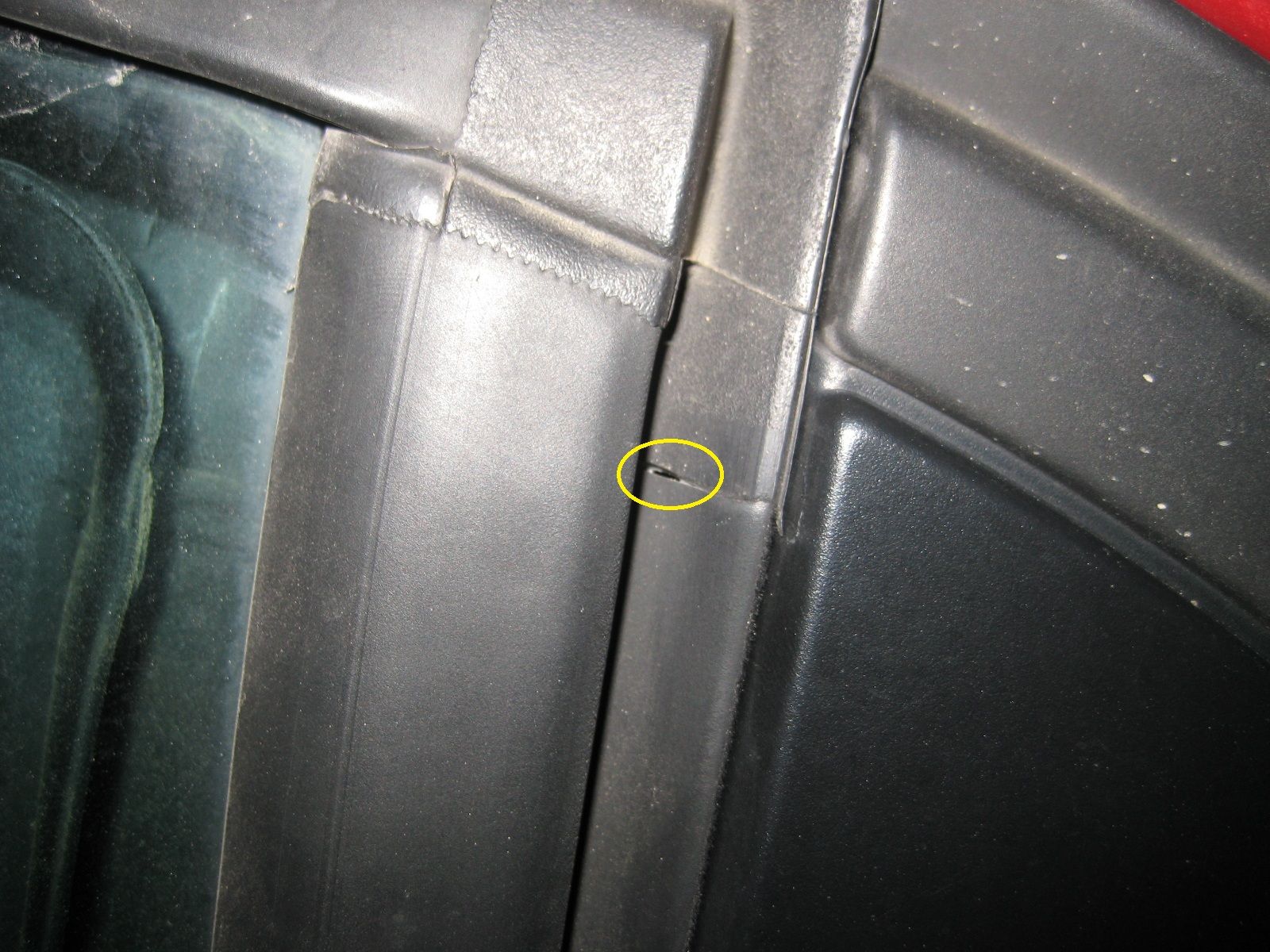 Top Problems of Peugeot 208 DOOR SEALS ARE BEING TORN...