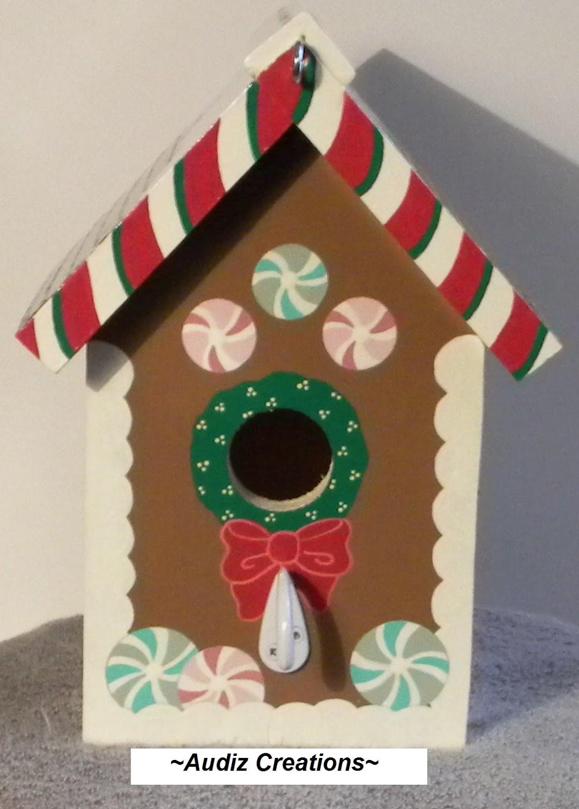 Audiz Creations Gingerbread bird house
