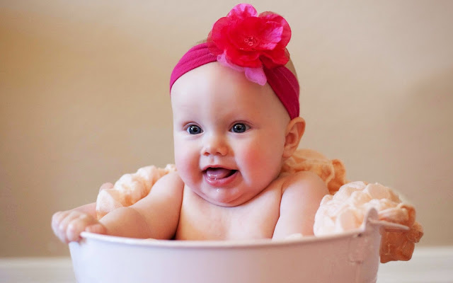 2341-Cute Baby Girl Desktop HD Wallpaperz