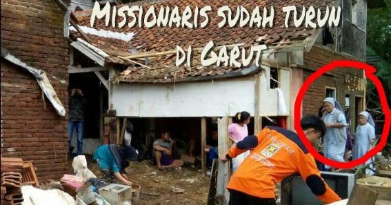Netizen Menyindir Foto Biarawati Ikut Membantu Korban