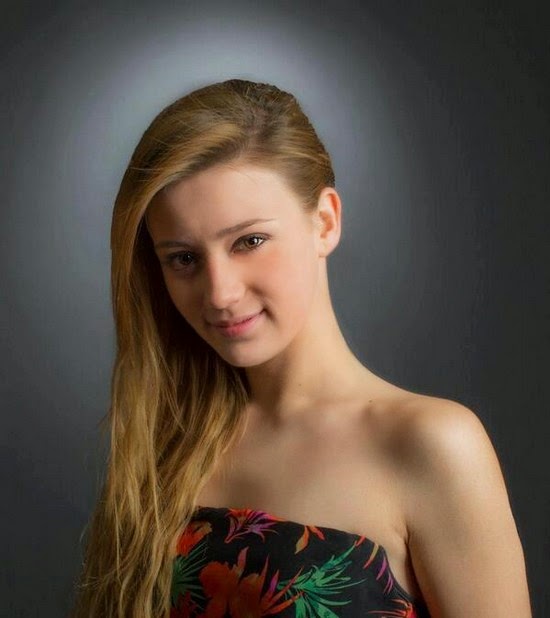 صور الممثلة التركية جيزام كراجا Gizem Karaca ملكة جمال تركيا
