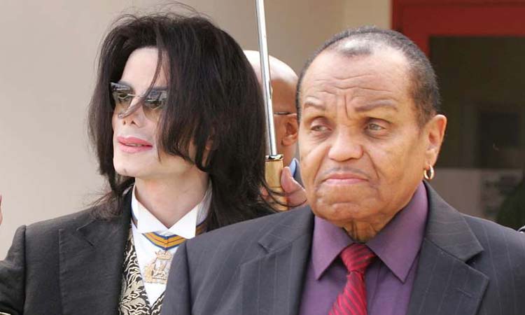 Médico afirma que Michael Jackson foi quimicamente castrado pelo pai; veja vídeo