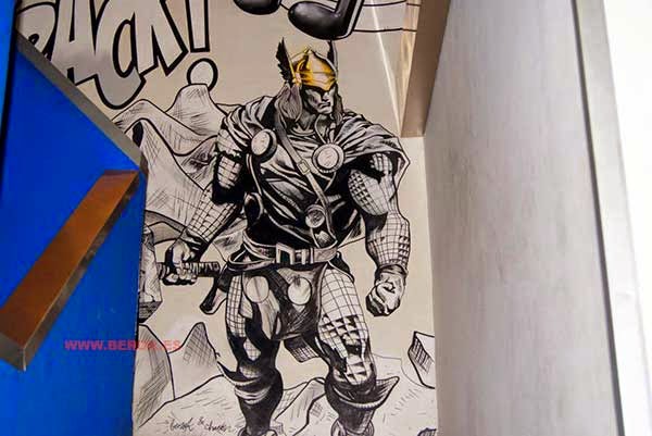 Graffiti Mural de Thor, el dios del trueno