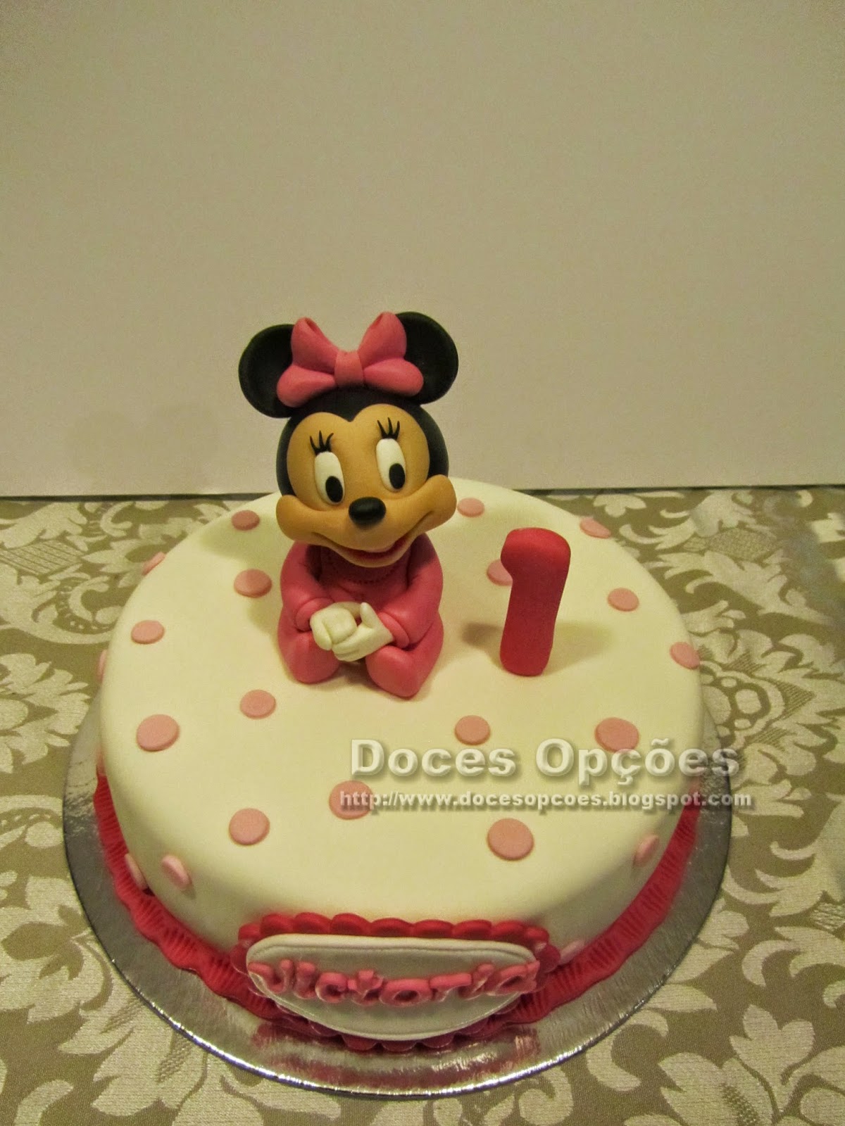 doces-op-es-bolo-de-anivers-rio-com-a-beb-minnie