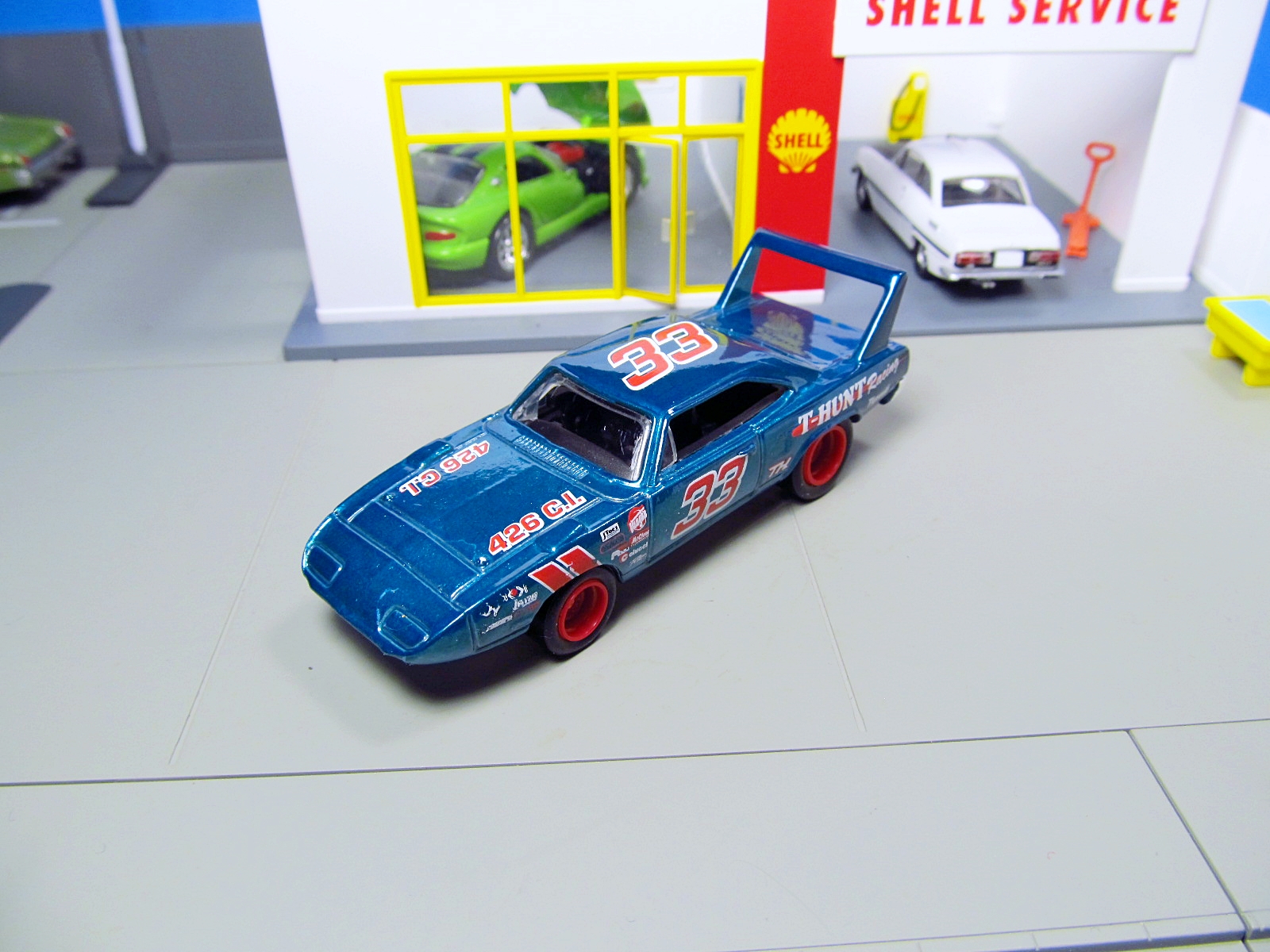 Hot Wheels Treasure Hunt 2009 - '57 Plymouth Fury - Super Treasure Hunt + Regular - Loose