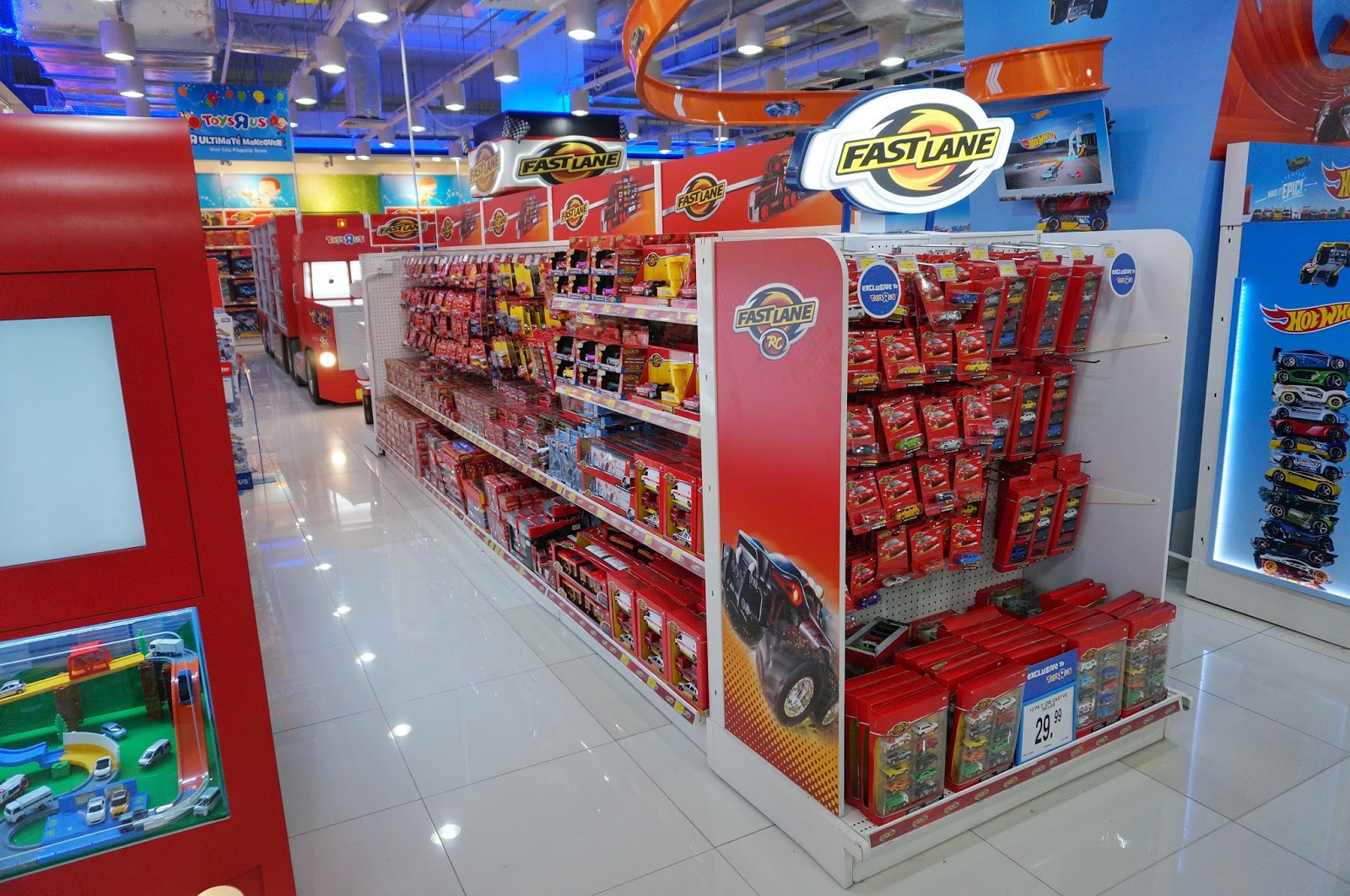 Toys"R"Us Vivocity Flagship Store Revamp!