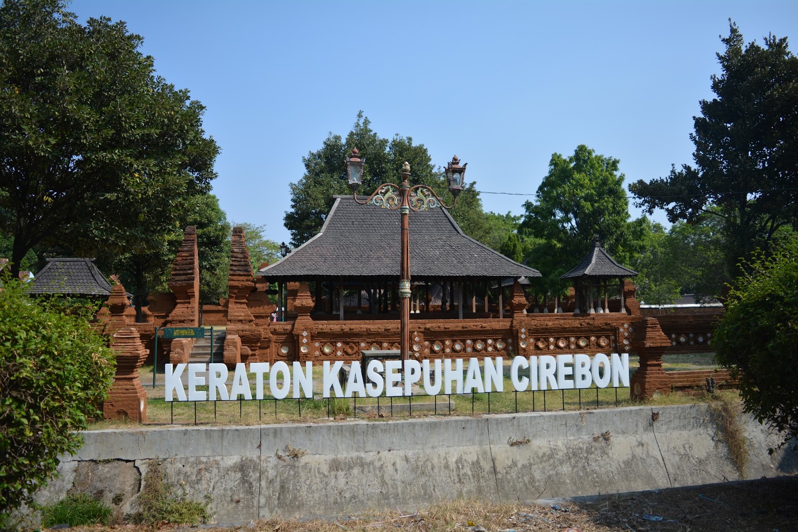 Tempat Wisata Menarik dan Terkenal di Cirebon Ngetik