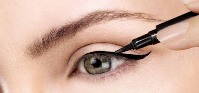 HOW TO MAKE EYELINER LAST LONGER