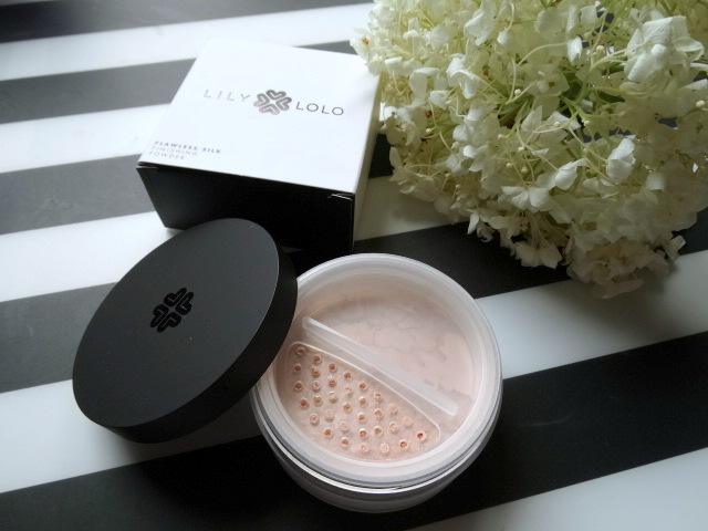 LILY LOLO mineralny puder sypki Flawless Silk