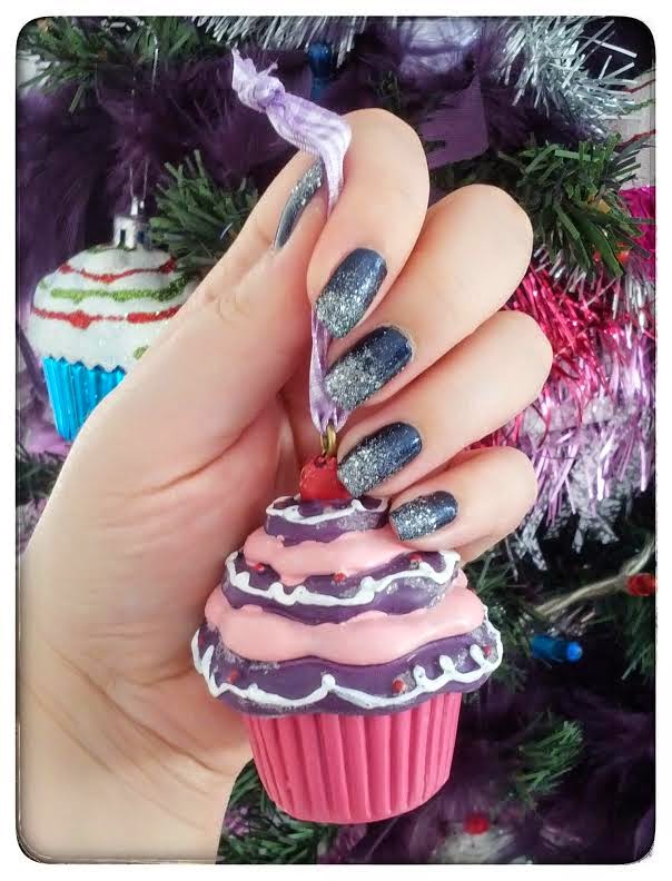 Christmas Nailart #1 : Le dégradé de paillettes Christmas Nailart #1 : Le dégradé de paillettes